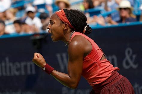 Coco Gauff upsets No. 1 Iga Swiatek to reach the finals of the Western & Southern Open